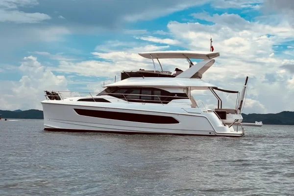 2023 Aquila 44