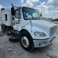 2012 FREIGHTLINER CROSSWIND SWEEPER - Image 2