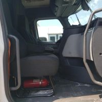 2018 FREIGHTLINER CASCADIA 126 - Image 5