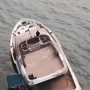 2020 Ferretti Navetta 33
